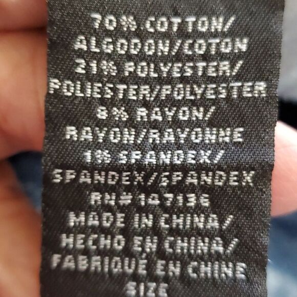 1822 denim blue jeans. Size 6. Distressed. Straight leg. Good condition. - Picture 10 of 11